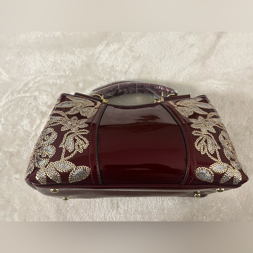 Sold Nevenka patent handbag NEW - Picture 4 of 12